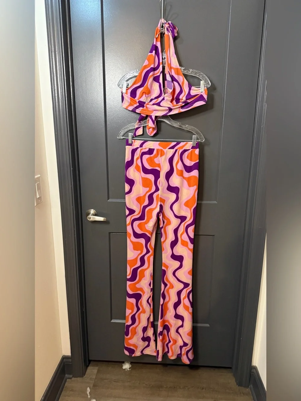 Fashion Nova bold wave